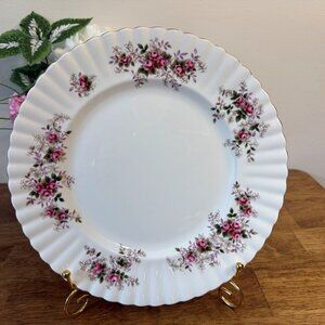 Royal‎ Albert Lavender Rose Dinner Plate Vintage Bone China Floral